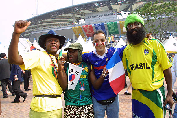 他注意到足 他注意到足